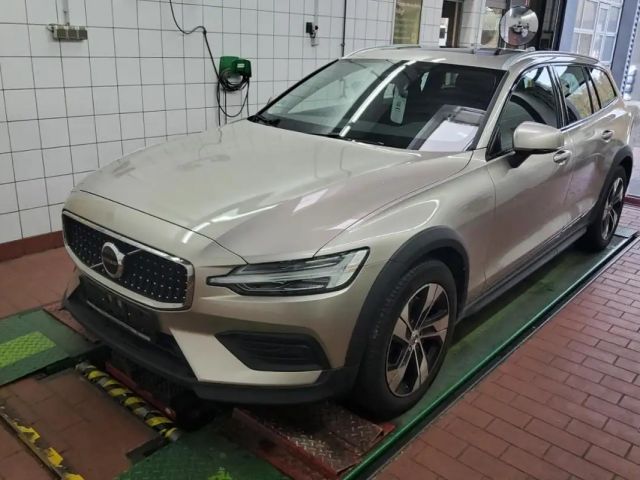 Volvo V60 Cross Country AWD Plus