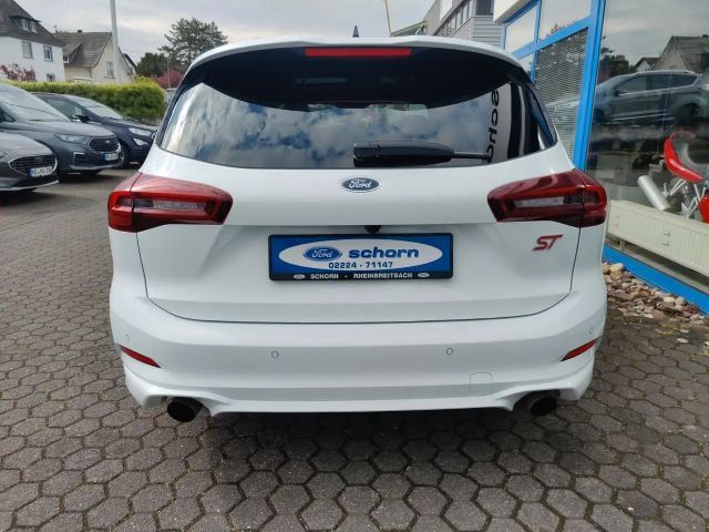 Ford Focus ST Line Wagon