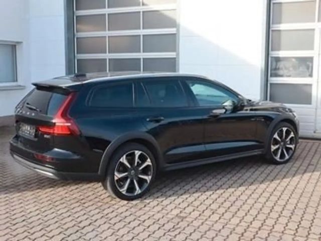 Volvo V60 Cross Country Ultimate