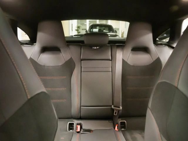 Mercedes-Benz CLA 200 AMG Line