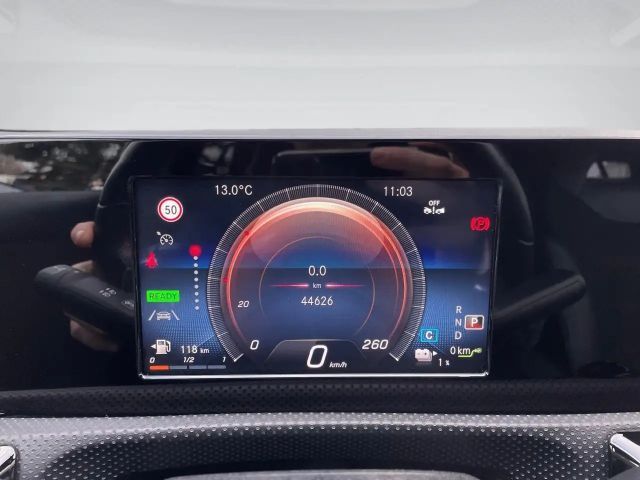 Mercedes-Benz A 250 A 250 e AMG Line