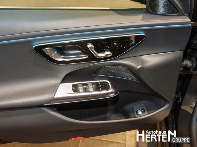 Mercedes-Benz E 220 AVANTGARDE E 220 d Sedan