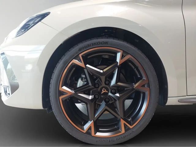 Cupra Leon SHZ DCC KAMERA NAVI ACC FACEL. MATRIX-LED