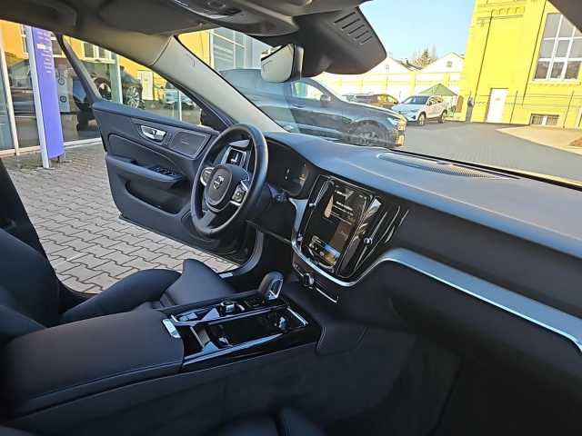 Volvo V60 AWD Dark Plus T6