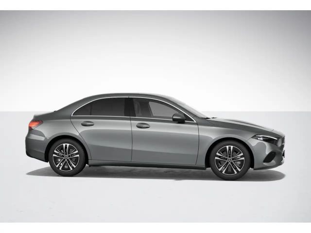 Mercedes-Benz A 180 A 180 d Progressive