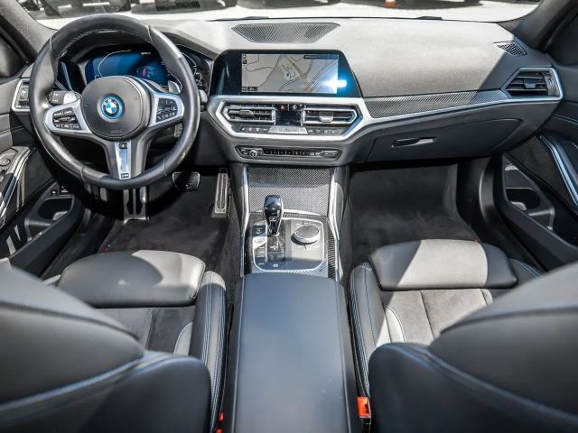 BMW 330 330e M-Sport xDrive