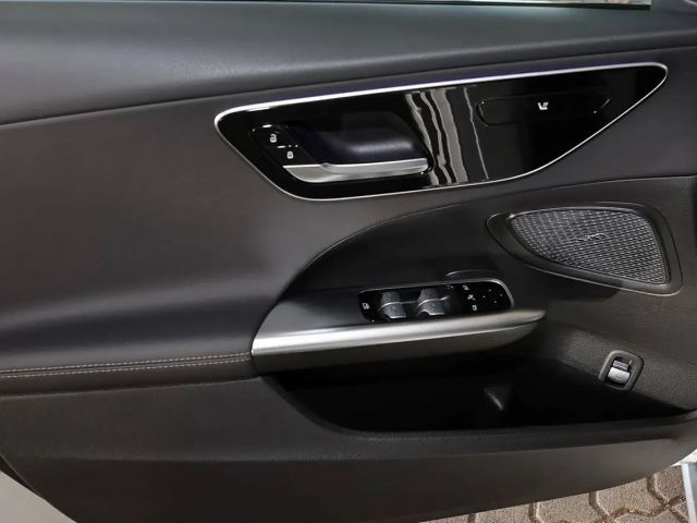 Mercedes-Benz C 180 AVANTGARDE Sedan