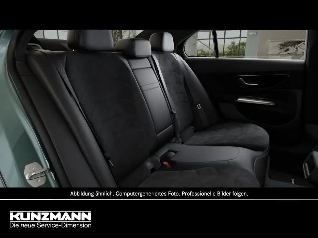 Mercedes-Benz E 200 AMG Line Sedan