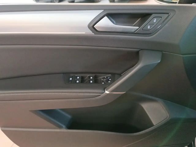 Volkswagen Touran 1.5 TSI DSG IQ.Drive