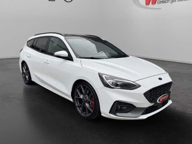 Ford Focus EcoBoost ST Line Wagon