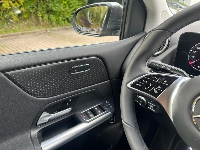 Mercedes-Benz B 180 Progressive Sedan