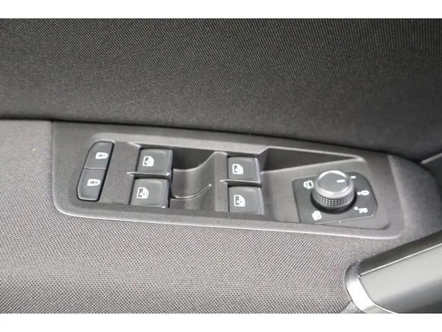 Volkswagen Touran 1.5 TSI DSG R-Line