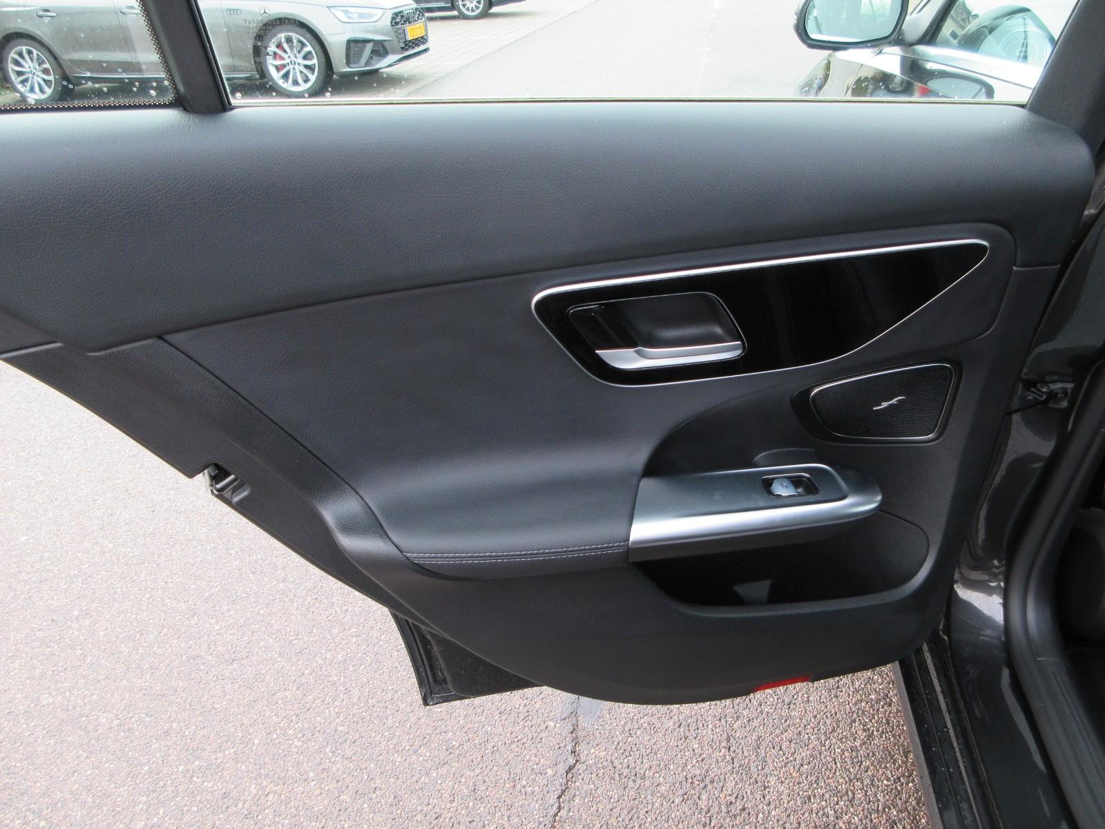 Mercedes-Benz C 200 AVANTGARDE Estate