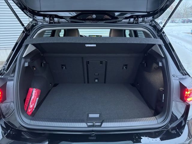 Volkswagen Golf 1.5 eTSI DSG Golf VIII