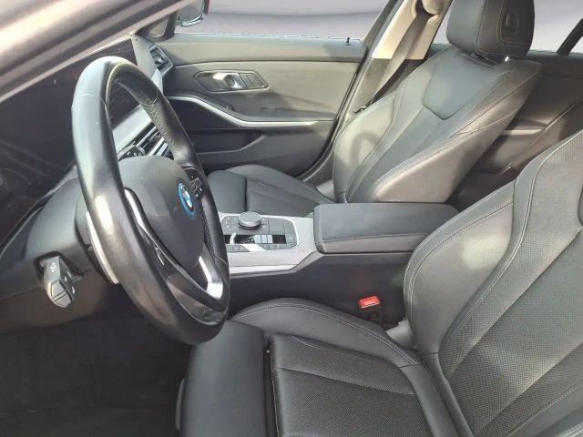 BMW 320 320e Touring