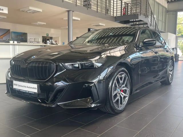 BMW 520 520d M-Sport Sedan