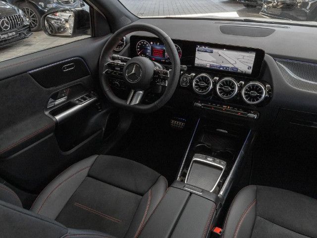 Mercedes-Benz GLA 180 AMG Line