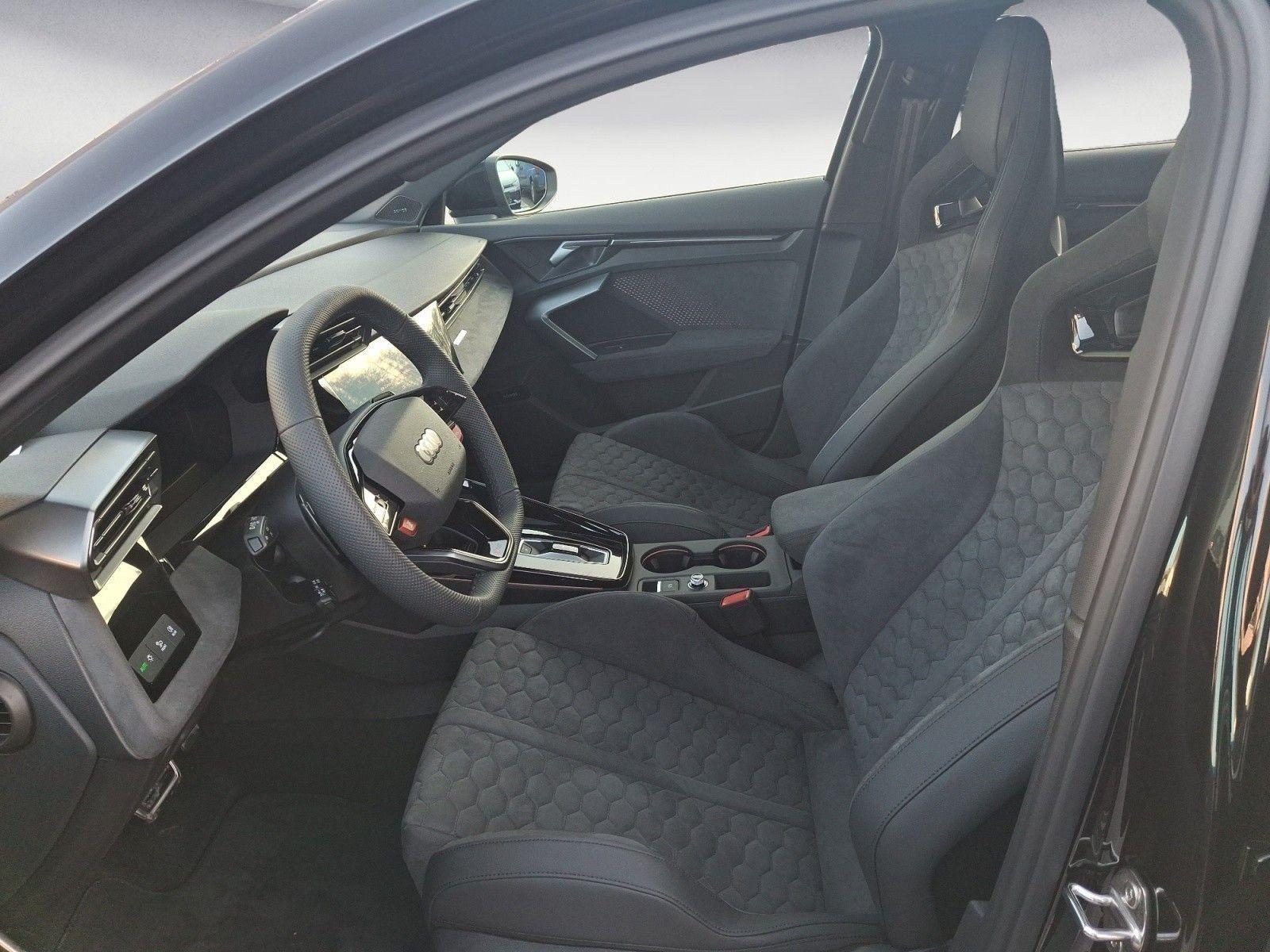 Audi RS3 S-Tronic Sedan