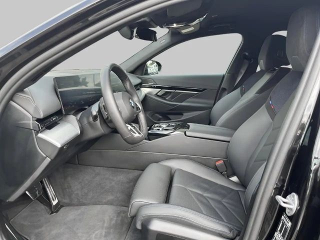 BMW 520 520i M-Sport Sedan