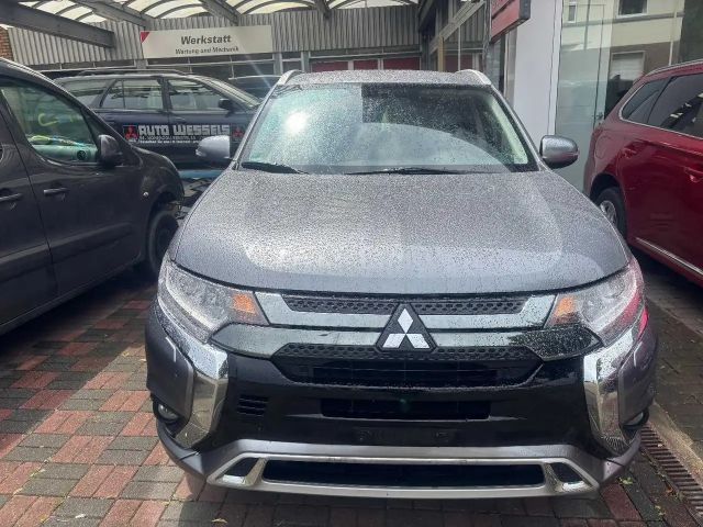 Mitsubishi Outlander 4WD PHEV
