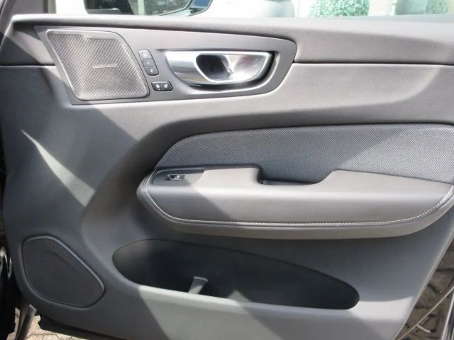 Volvo XC60 AWD Dark Plus