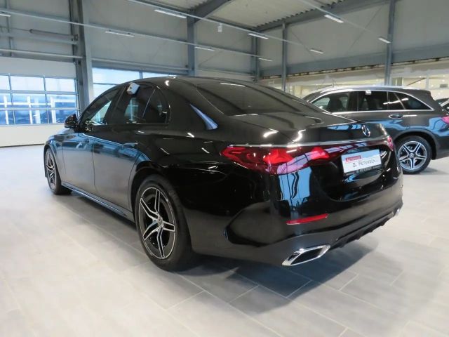 Mercedes-Benz E 220 AMG Line E 220 d Sedan