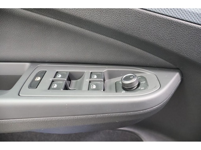 Volkswagen Golf 1.5 eTSI DSG Golf VIII