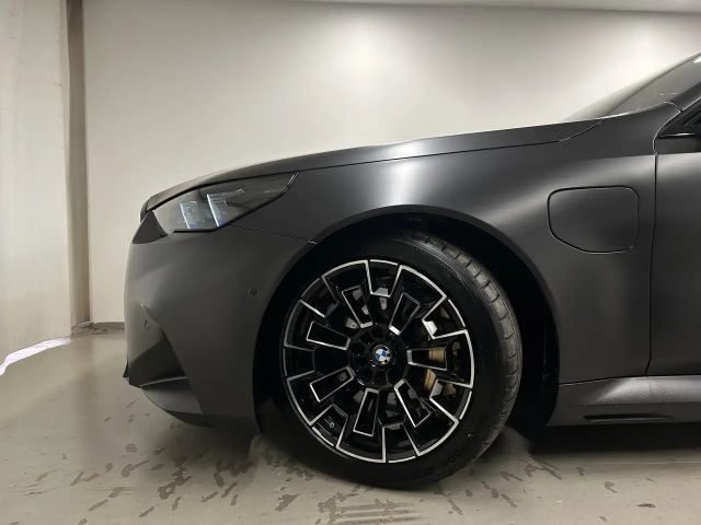 BMW M5 Sedan