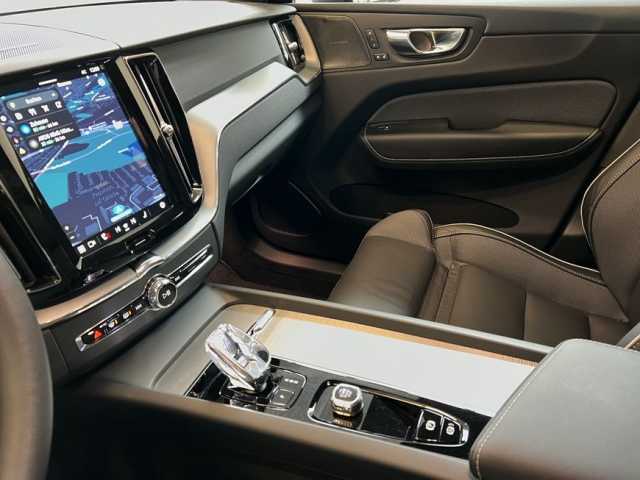 Volvo XC60 Dark Plus