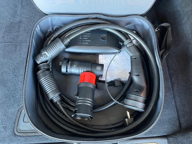 Mercedes-Benz EQE SUV 300