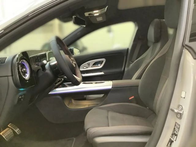 Mercedes-Benz CLA 350 4MATIC