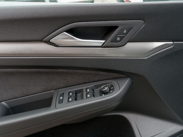 Volkswagen Golf 1.5 eTSI DSG