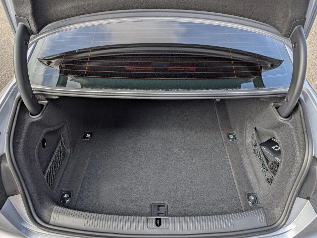 Audi A4 30 TDI Sedan