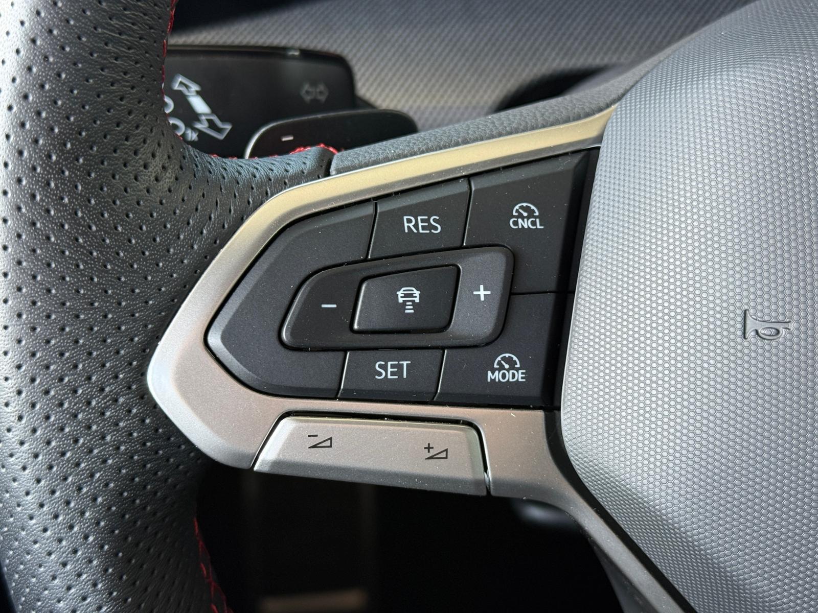 Volkswagen Golf DSG GTI Golf VIII IQ.Drive Style