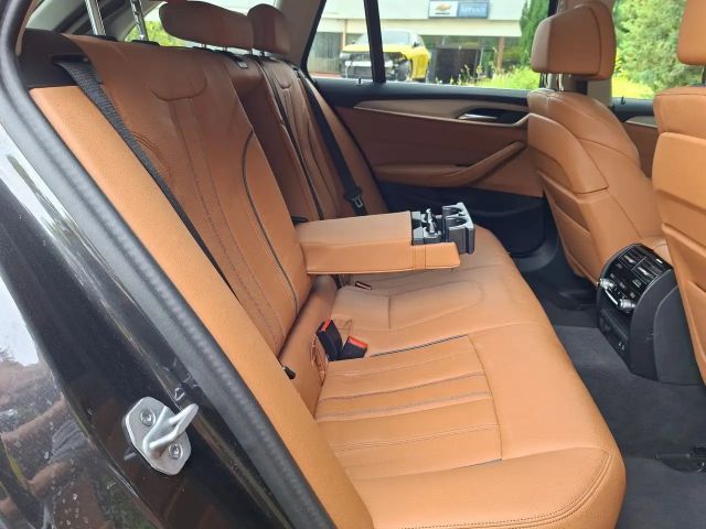 BMW 530 530d Luxury Line Touring xDrive