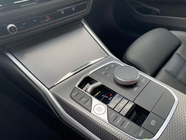 BMW 330 330i M-Sport Sedan xDrive