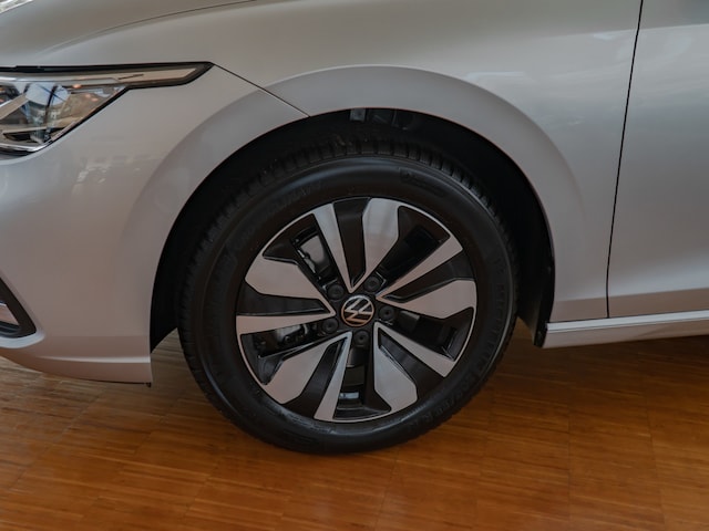 Volkswagen Golf 1.0 TSI Move Variant