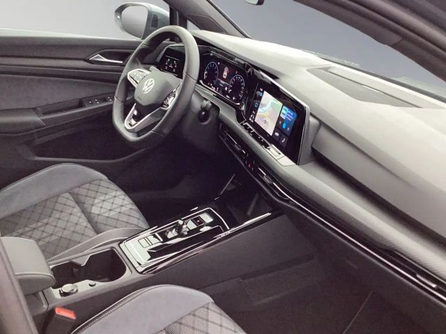 Volkswagen Golf 1.5 eTSI DSG Golf VIII R-Line