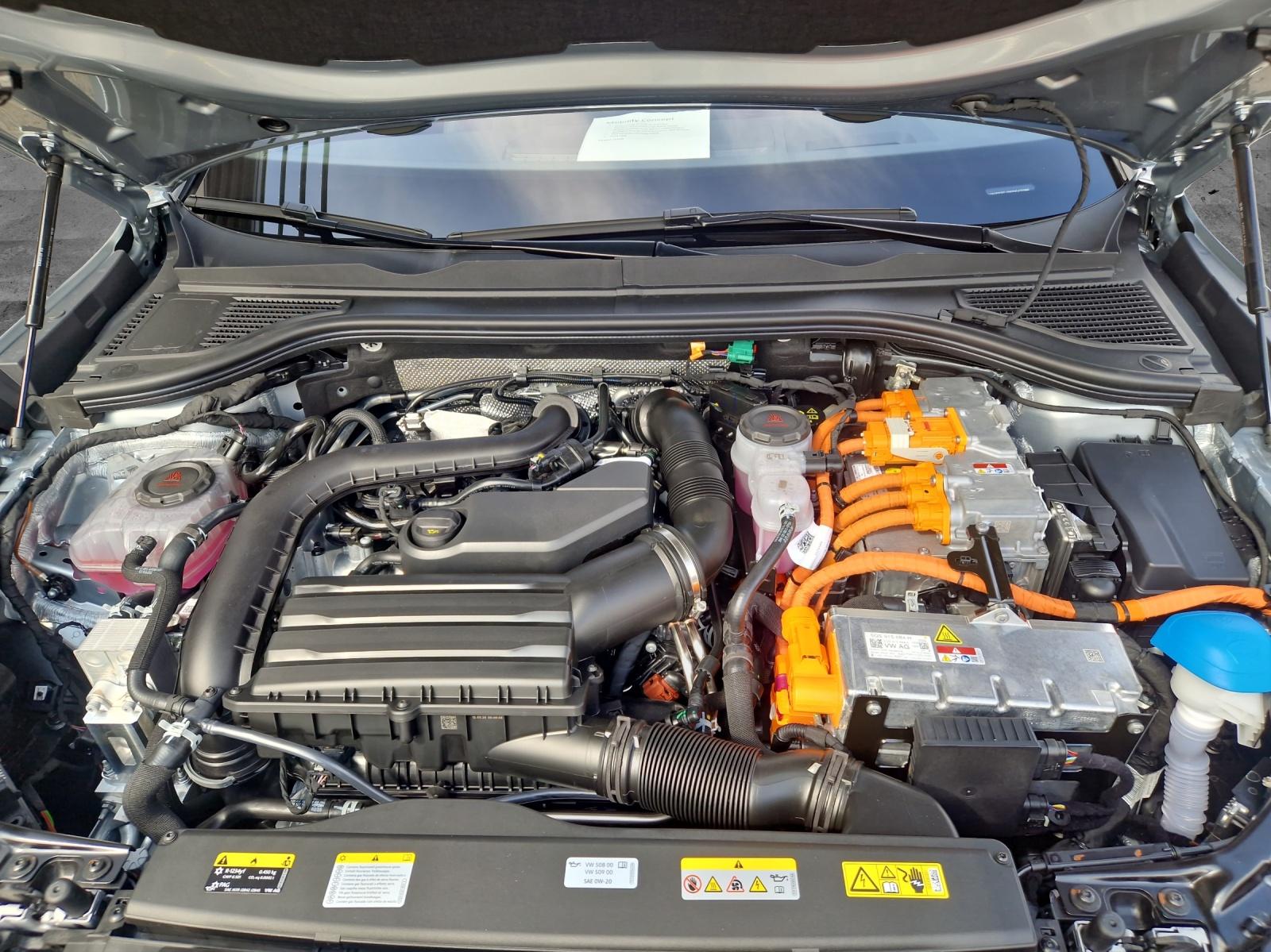 Volkswagen Passat R-Line eHybrid