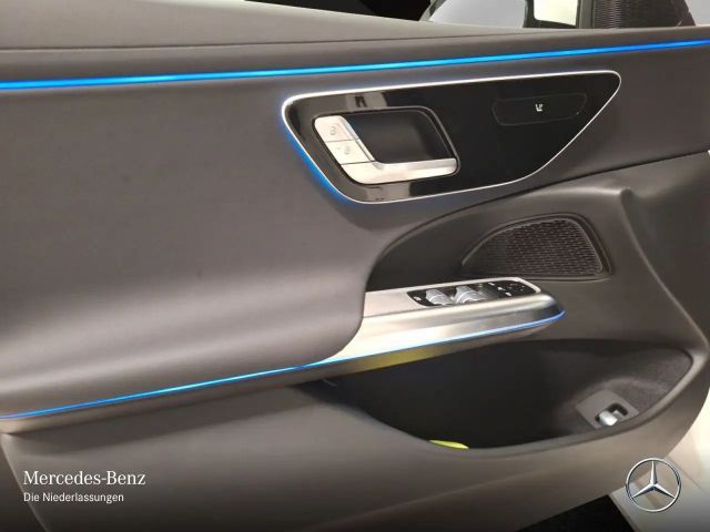 Mercedes-Benz E 200 AVANTGARDE Sedan