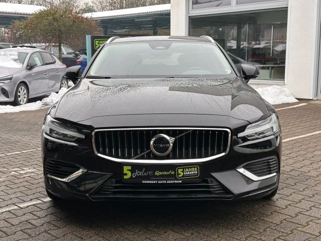 Volvo V60 AWD Core Recharge T6