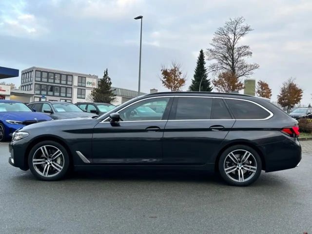 BMW 530 530i Luxury Line Touring xDrive