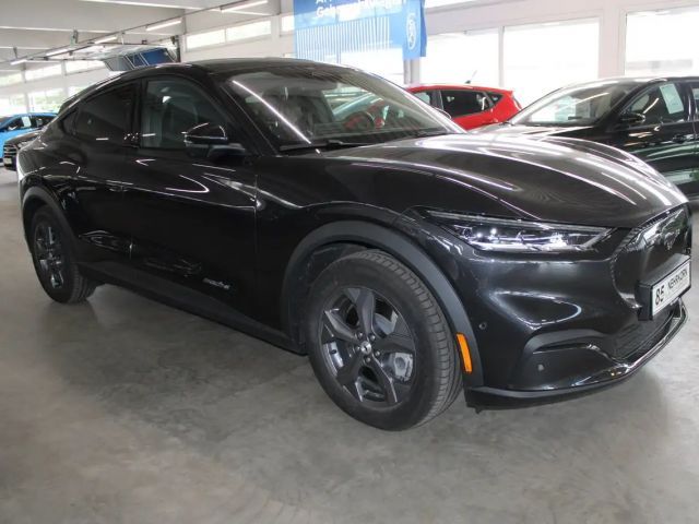 Ford Mustang Mach-E 99 kWh Top Ausstattung + Panoramadach