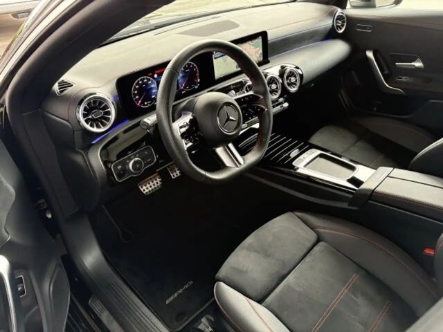 Mercedes-Benz CLA 200 AMG Line Coupé