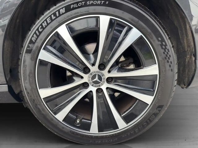 Mercedes-Benz E 220 AVANTGARDE