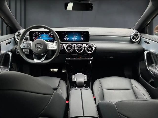 Mercedes-Benz A 250 A 250 e AMG Line