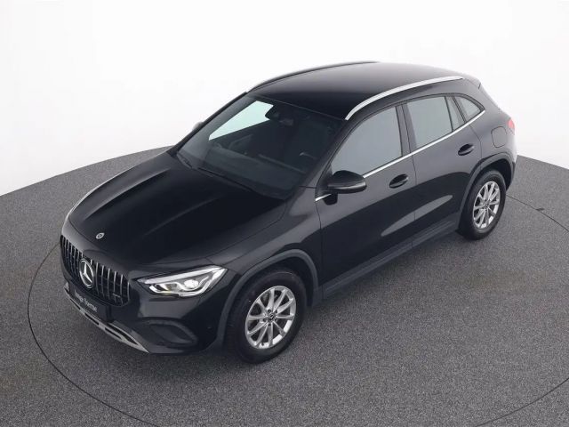 Mercedes-Benz GLA 180 GLA 180 d