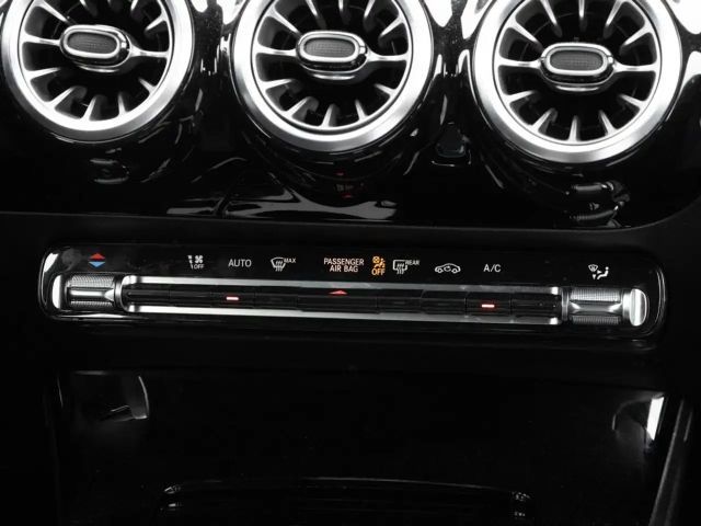 Mercedes-Benz CLA 200 AMG Line Shooting Brake