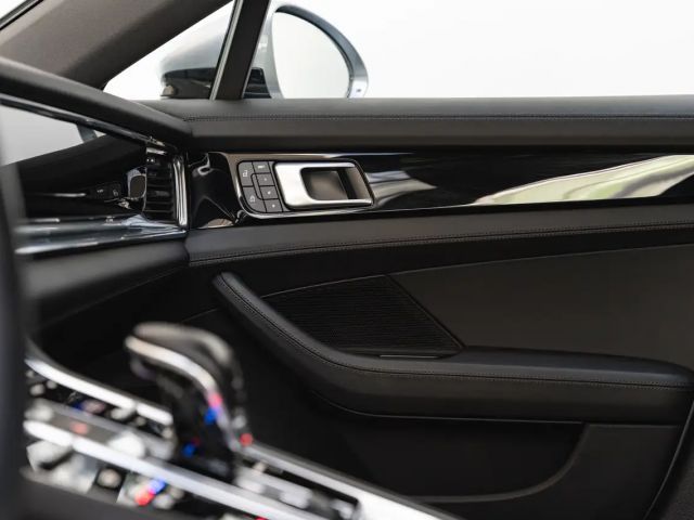 Porsche Panamera 4 E-Hybrid