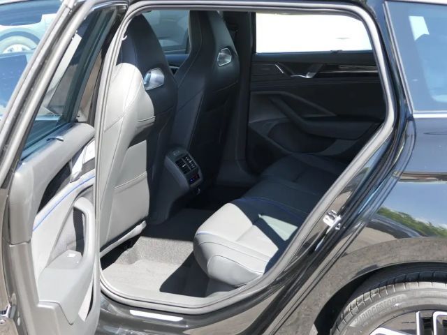 Volkswagen Passat DSG R-Line Variant